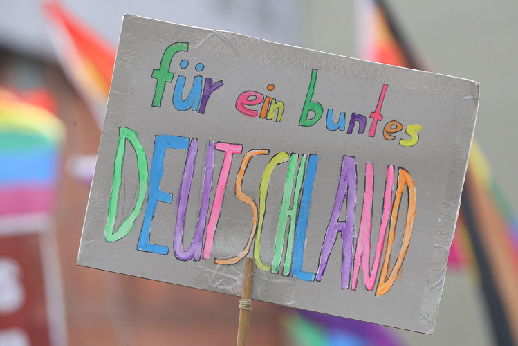 Mehr als 2000 Menschen demonstrieren auf Gifhorns Marktplatz gegen Rechtsextremismus – mit großer KURT-Bildergalerie