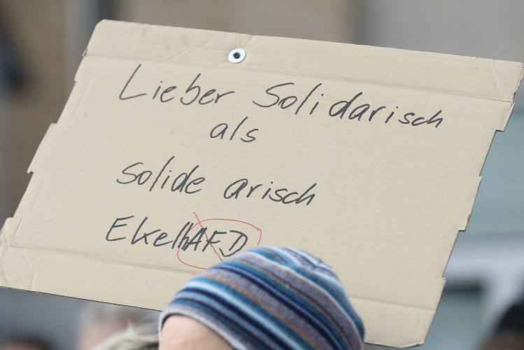 Mehr als 2000 Menschen demonstrieren auf Gifhorns Marktplatz gegen Rechtsextremismus – mit großer KURT-Bildergalerie