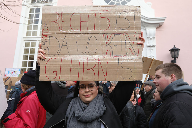 Mehr als 2000 Menschen demonstrieren auf Gifhorns Marktplatz gegen Rechtsextremismus – mit großer KURT-Bildergalerie