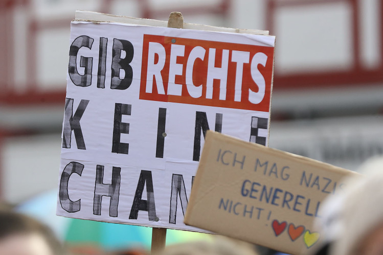 Mehr als 2000 Menschen demonstrieren auf Gifhorns Marktplatz gegen Rechtsextremismus – mit großer KURT-Bildergalerie