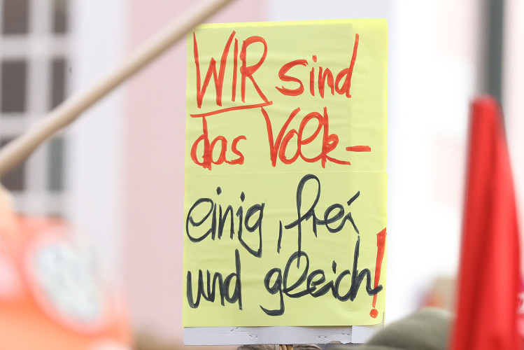 Mehr als 2000 Menschen demonstrieren auf Gifhorns Marktplatz gegen Rechtsextremismus – mit großer KURT-Bildergalerie