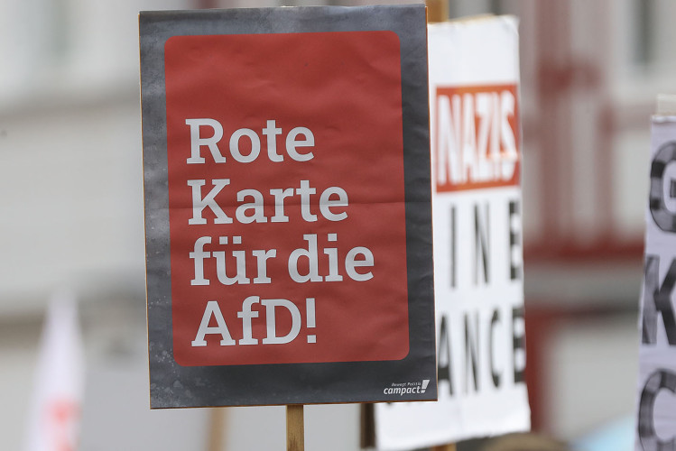 Mehr als 2000 Menschen demonstrieren auf Gifhorns Marktplatz gegen Rechtsextremismus – mit großer KURT-Bildergalerie