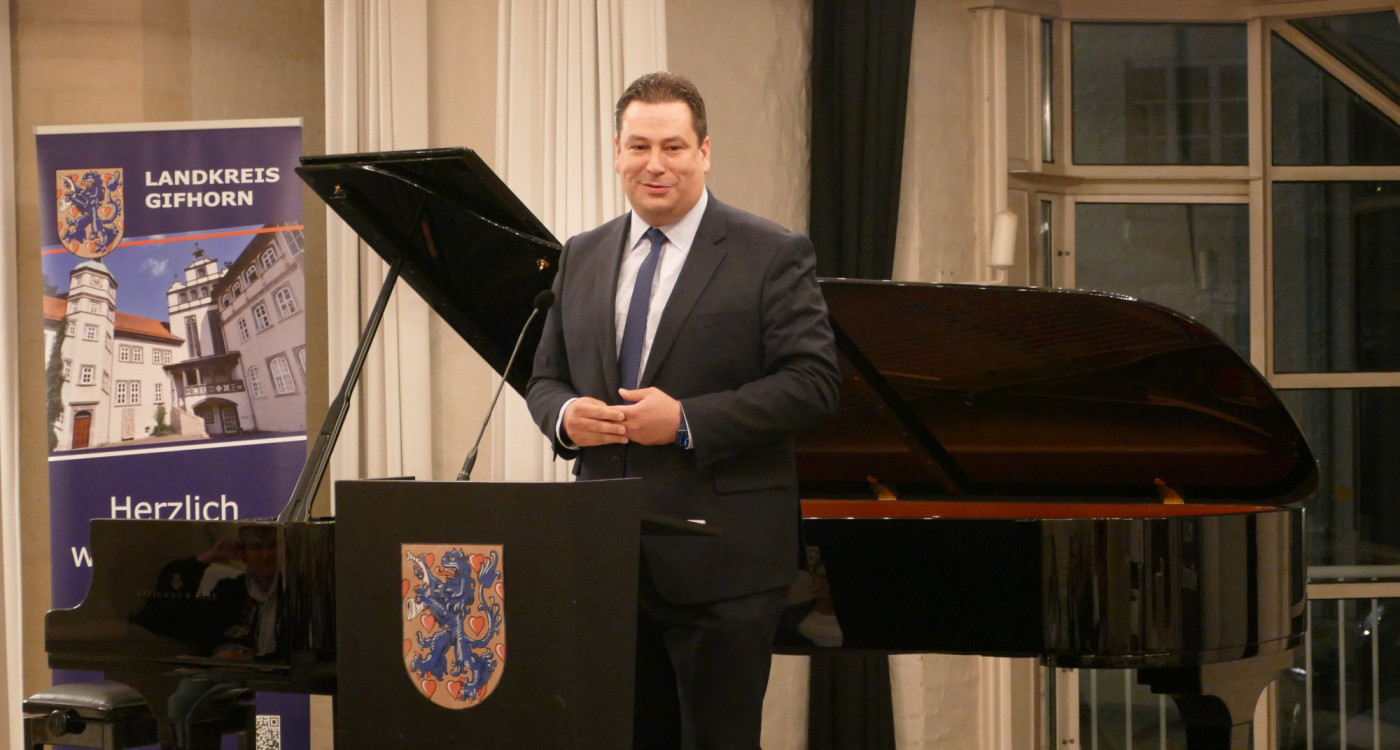 Offizielle Amtseinführung im Rittersaal: Tobias Heilmann ist Gifhorns neuer Landrat