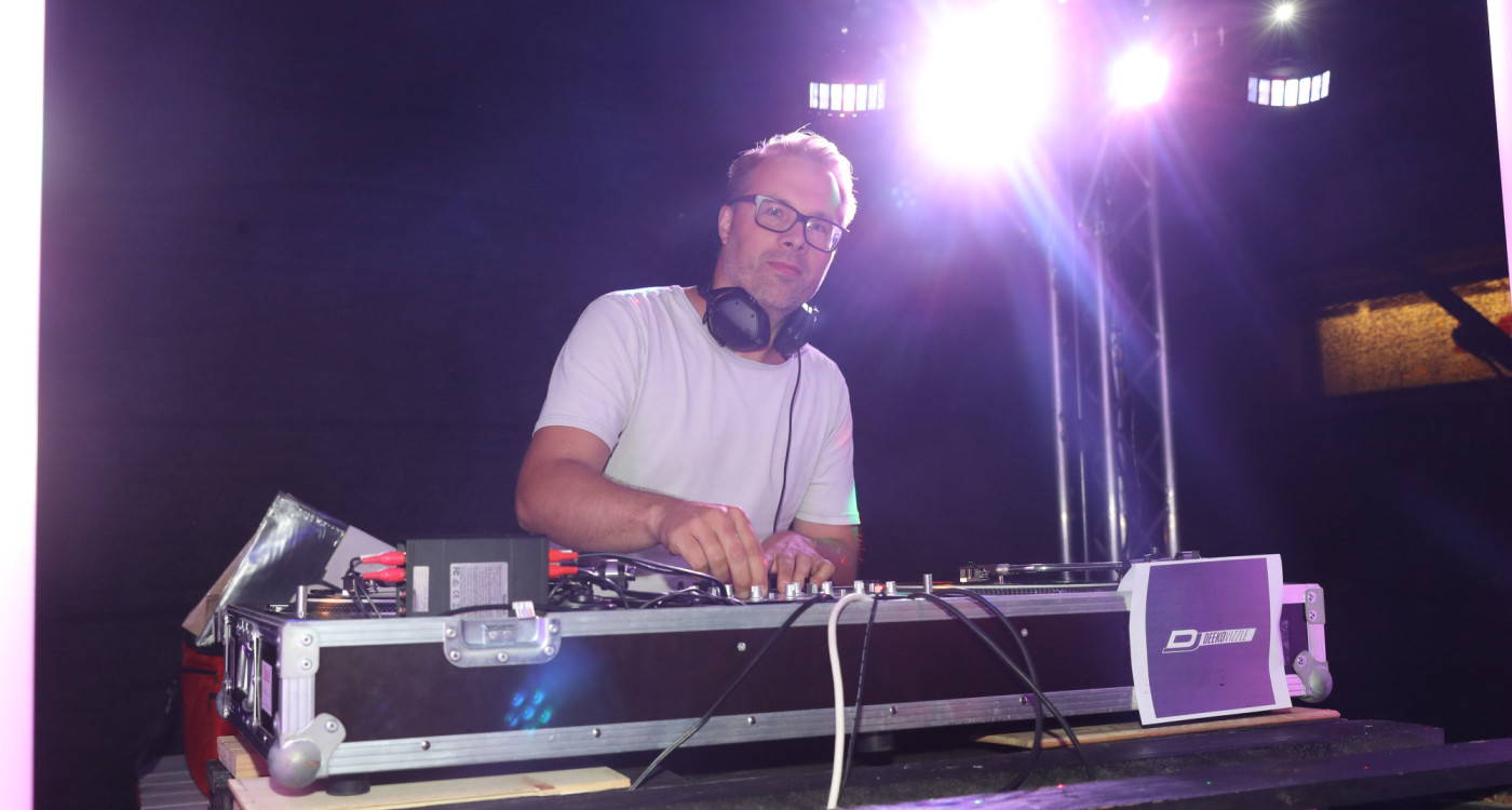 Old-School-Sounds mit DJ Deekovizzle: In der Steinweg-Passage geht's auf dem Gifhorner Altstadtfest hoch her