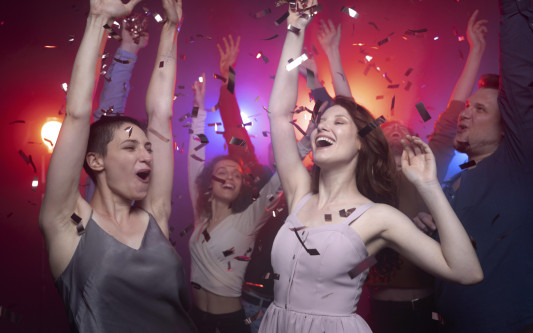 Party zum 100. Geburtstag vom SSV Kästorf: Rot-Weiße Nacht lockt mit DJ und Burgern vom Food-Truck
