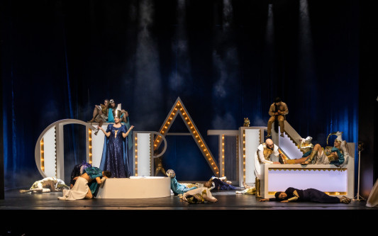 Partygirl bricht alle Herzen: 