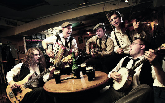 Partymusik im Stile des Irish Folk: Clonmac Noise spielen am Altstadtfestsamstag