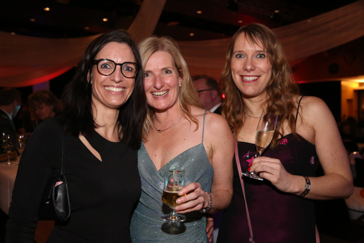 Partystimmung in Gifhorns Stadthalle: KURT zeigt Euch die schönsten Fotos vom Apfelsinenball