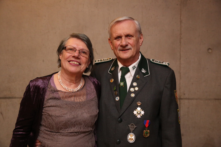 Partystimmung in Gifhorns Stadthalle: KURT zeigt Euch die schönsten Fotos vom Apfelsinenball