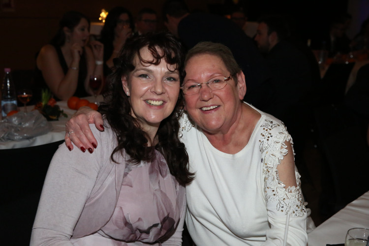 Partystimmung in Gifhorns Stadthalle: KURT zeigt Euch die schönsten Fotos vom Apfelsinenball