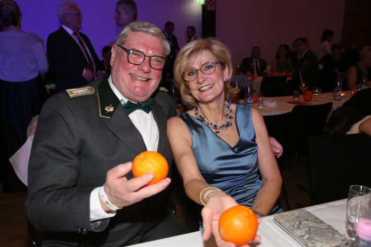 Partystimmung in Gifhorns Stadthalle: KURT zeigt Euch die schönsten Fotos vom Apfelsinenball
