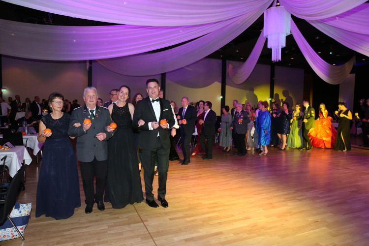 Partystimmung in Gifhorns Stadthalle: KURT zeigt Euch die schönsten Fotos vom Apfelsinenball