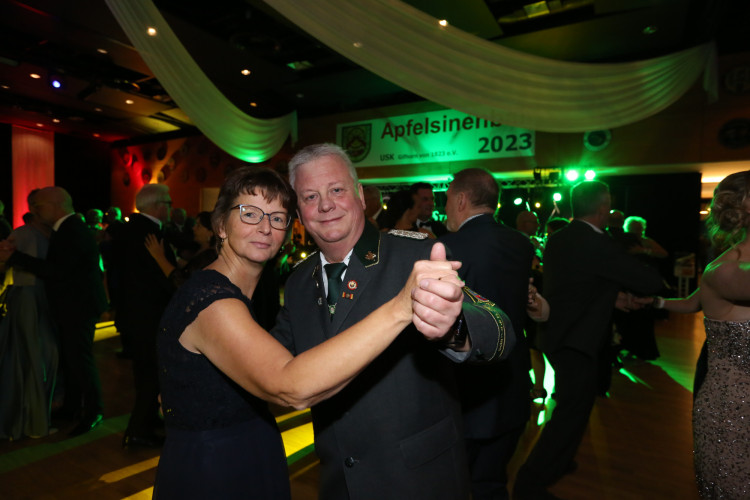 Partystimmung in Gifhorns Stadthalle: KURT zeigt Euch die schönsten Fotos vom Apfelsinenball