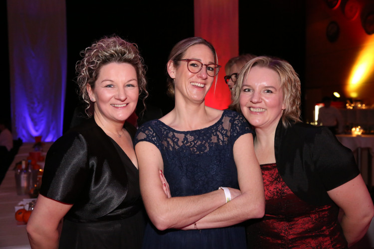 Partystimmung in Gifhorns Stadthalle: KURT zeigt Euch die schönsten Fotos vom Apfelsinenball