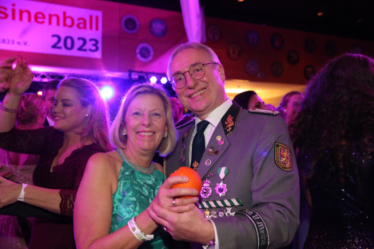 Partystimmung in Gifhorns Stadthalle: KURT zeigt Euch die schönsten Fotos vom Apfelsinenball