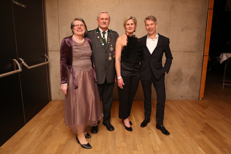 Partystimmung in Gifhorns Stadthalle: KURT zeigt Euch die schönsten Fotos vom Apfelsinenball