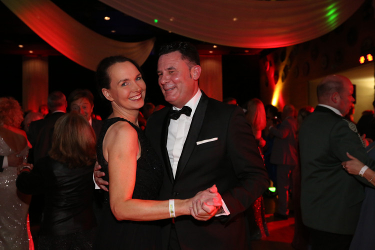 Partystimmung in Gifhorns Stadthalle: KURT zeigt Euch die schönsten Fotos vom Apfelsinenball