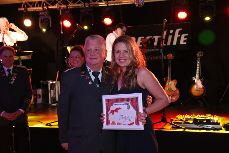 Partystimmung in Gifhorns Stadthalle: KURT zeigt Euch die schönsten Fotos vom Apfelsinenball