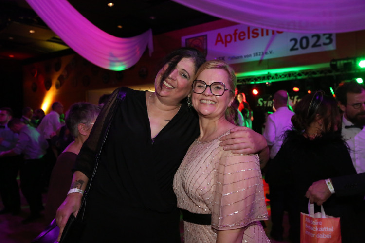 Partystimmung in Gifhorns Stadthalle: KURT zeigt Euch die schönsten Fotos vom Apfelsinenball