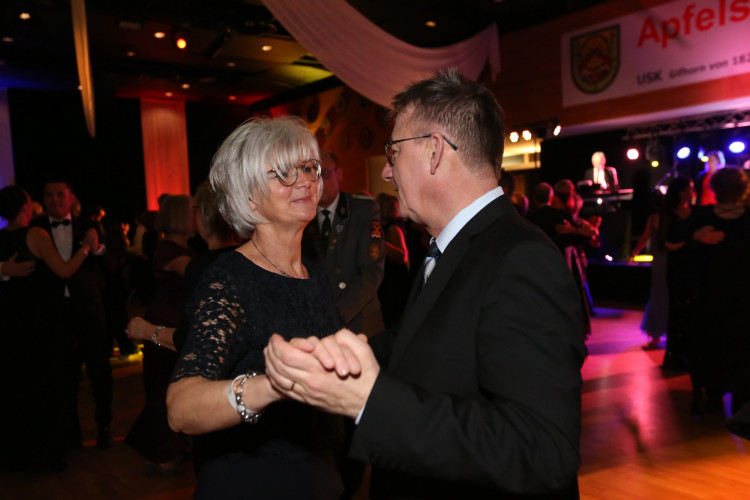 Partystimmung in Gifhorns Stadthalle: KURT zeigt Euch die schönsten Fotos vom Apfelsinenball
