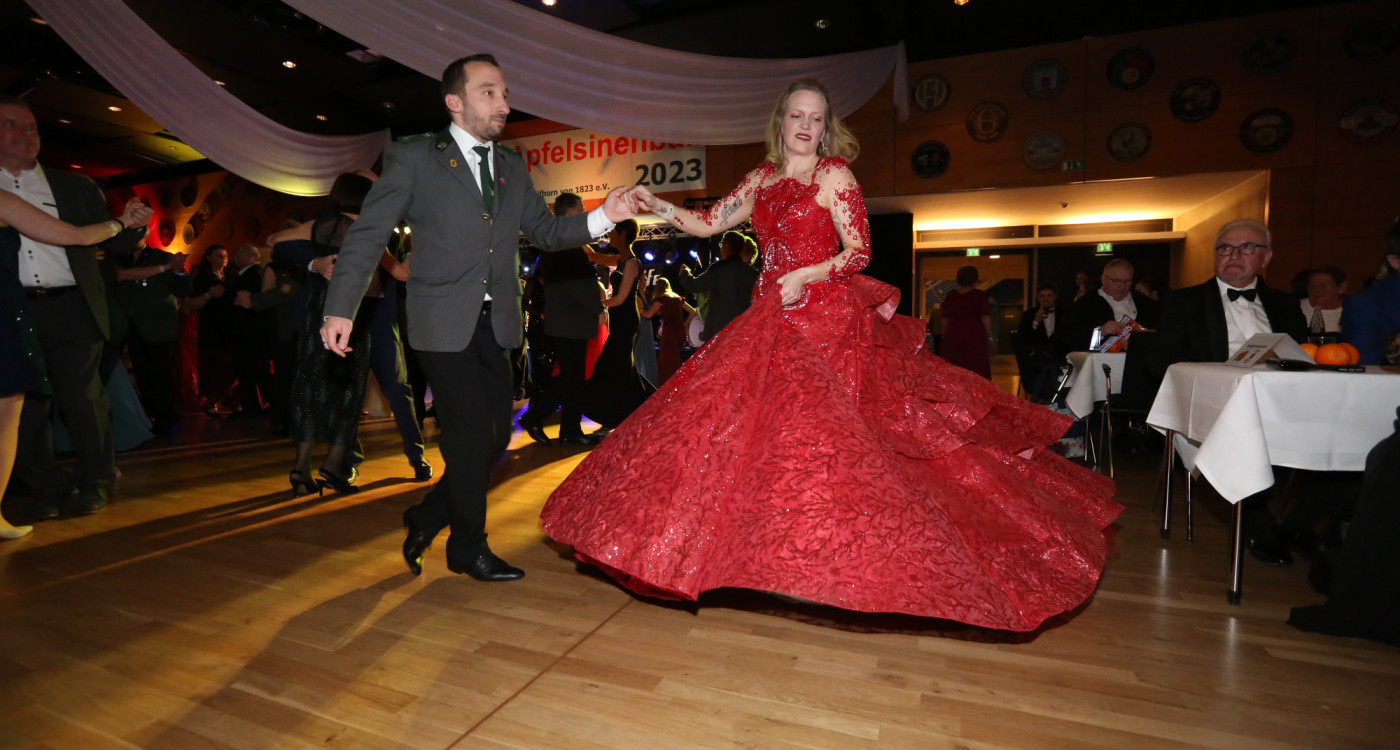 Partystimmung in Gifhorns Stadthalle: KURT zeigt Euch die schönsten Fotos vom Apfelsinenball