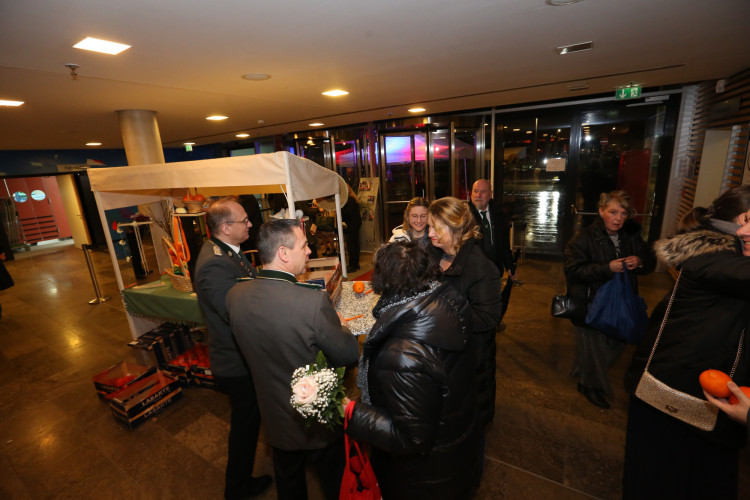 Partystimmung in Gifhorns Stadthalle: KURT zeigt Euch die schönsten Fotos vom Apfelsinenball