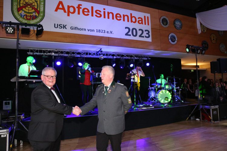 Partystimmung in Gifhorns Stadthalle: KURT zeigt Euch die schönsten Fotos vom Apfelsinenball