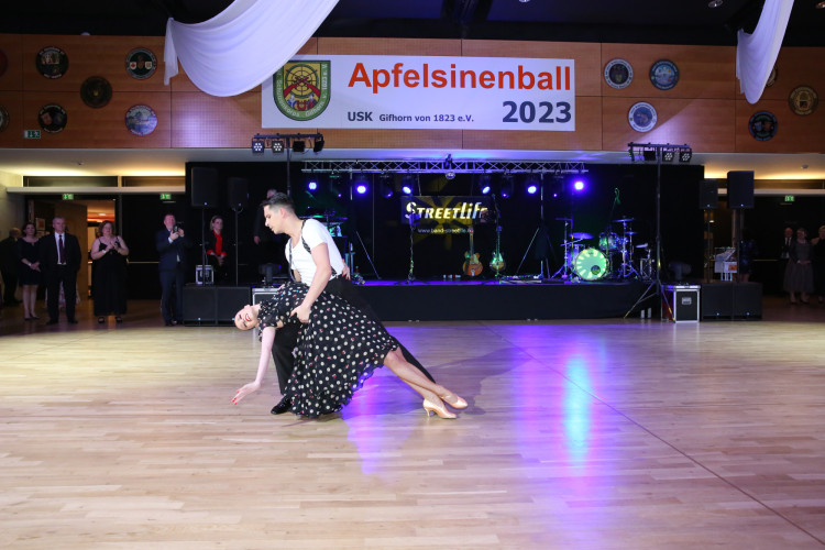 Partystimmung in Gifhorns Stadthalle: KURT zeigt Euch die schönsten Fotos vom Apfelsinenball