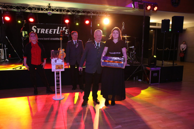 Partystimmung in Gifhorns Stadthalle: KURT zeigt Euch die schönsten Fotos vom Apfelsinenball