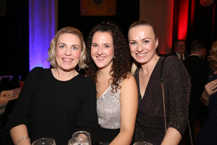 Partystimmung in Gifhorns Stadthalle: KURT zeigt Euch die schönsten Fotos vom Apfelsinenball