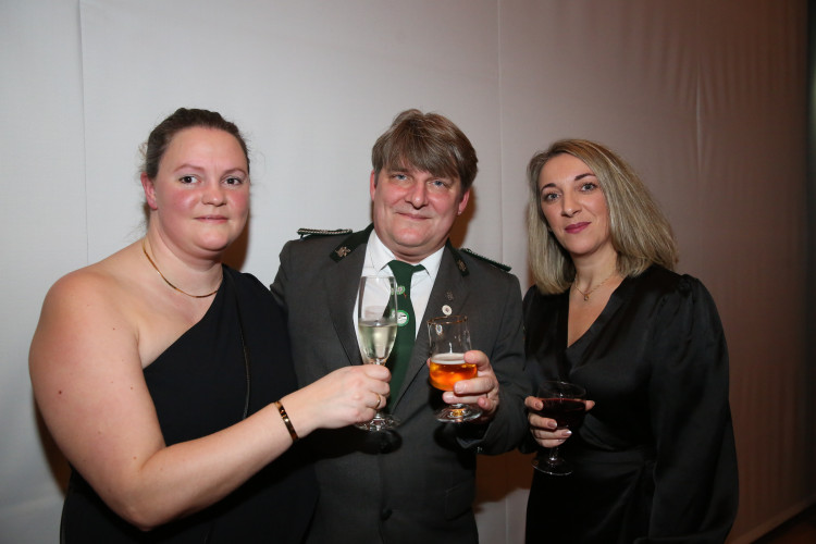 Partystimmung in Gifhorns Stadthalle: KURT zeigt Euch die schönsten Fotos vom Apfelsinenball