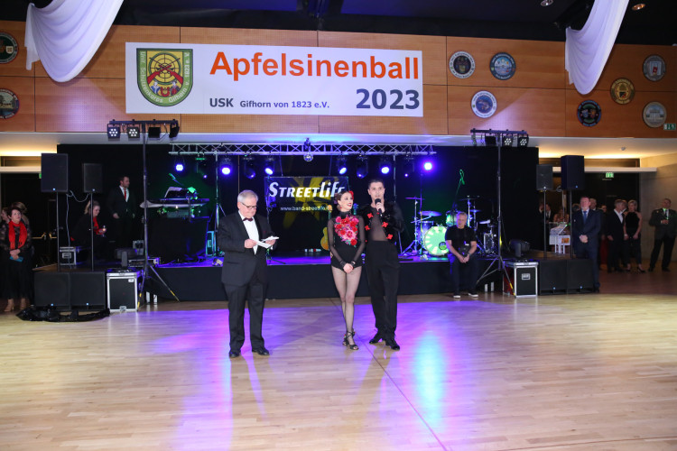 Partystimmung in Gifhorns Stadthalle: KURT zeigt Euch die schönsten Fotos vom Apfelsinenball
