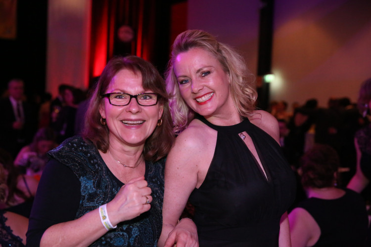 Partystimmung in Gifhorns Stadthalle: KURT zeigt Euch die schönsten Fotos vom Apfelsinenball