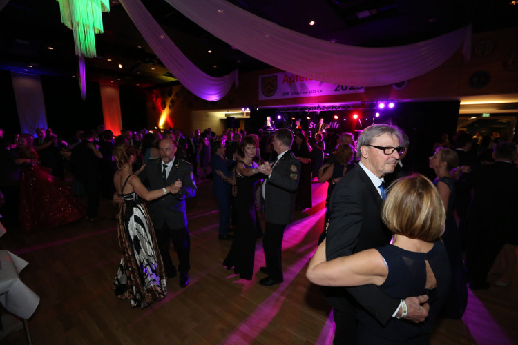 Partystimmung in Gifhorns Stadthalle: KURT zeigt Euch die schönsten Fotos vom Apfelsinenball