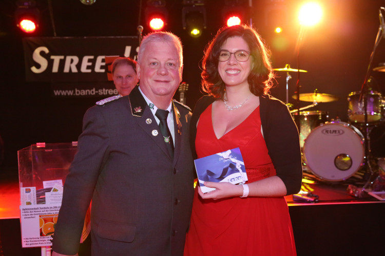 Partystimmung in Gifhorns Stadthalle: KURT zeigt Euch die schönsten Fotos vom Apfelsinenball