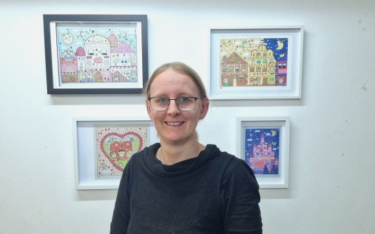 Pop und Herzensstadt im Mittelpunkt: Künstlerin Manuela Zajonz stellt ab November im Gifhorner Kavalierhaus aus