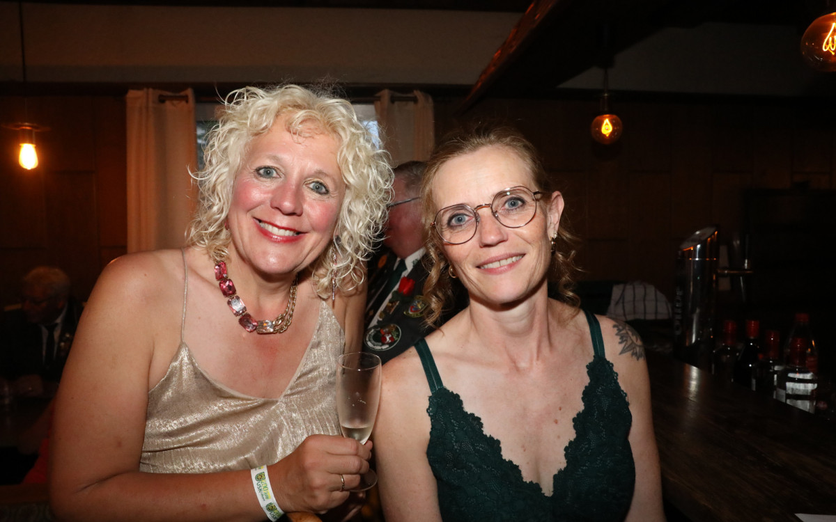 Premiere der Schützenfest-Disko, Ball im BSK-Saal: Wir zeigen Euch die Party-Fotos vom Freitagabend des Gifhorner Schützenfestes