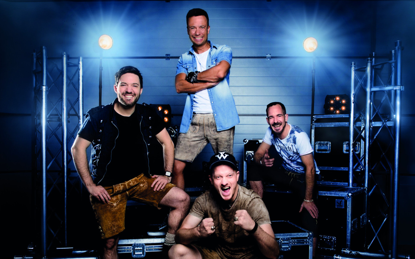Premiere in Knesebeck mit Nordkreis Wiesn und Freigetränk: Wiesn Playboys heizen ordentlich ein