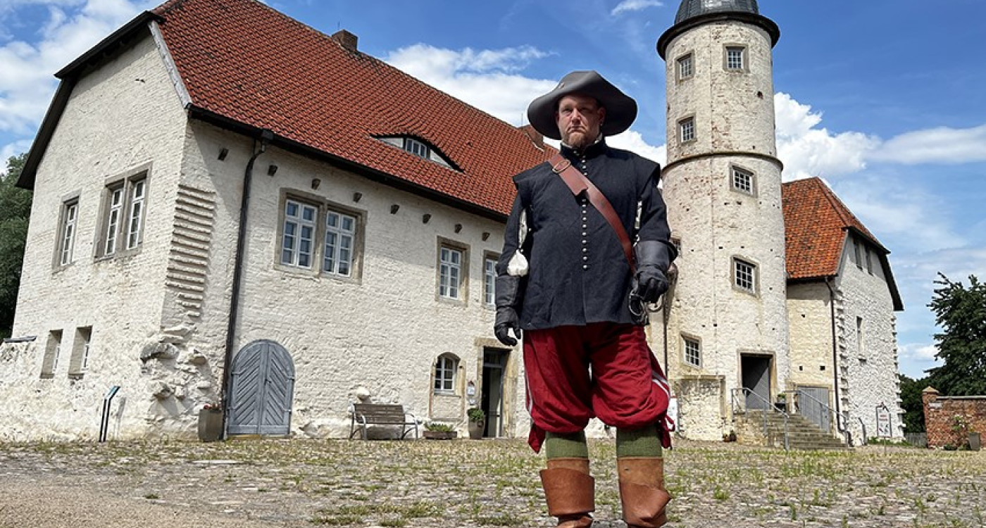 Pulverdampf und Trommelschlag: Lebendige Zeitreise ins 17. Jahrhundert rund um die Burg Brome