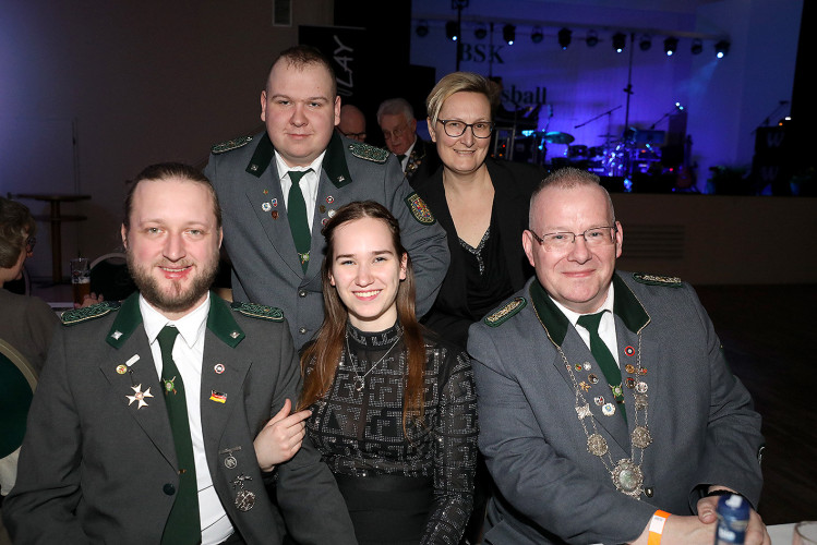 Rauschende Ballnacht in Gifhorn: KURT zeigt Euch die schönsten Fotos vom Frühlingsball im BSK-Saal