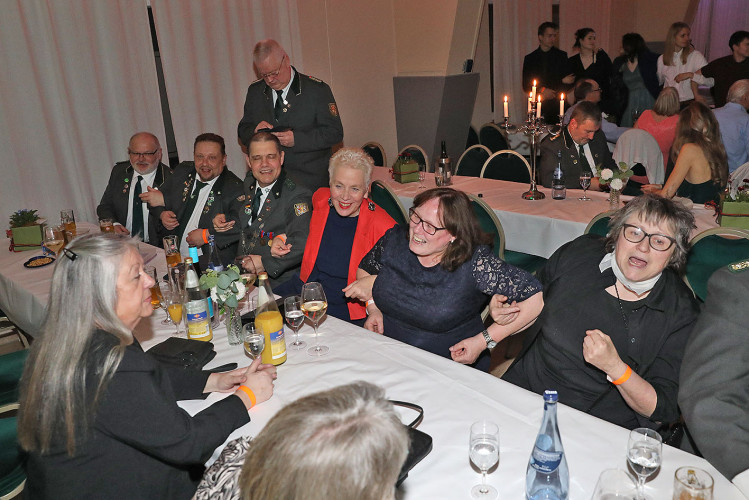 Rauschende Ballnacht in Gifhorn: KURT zeigt Euch die schönsten Fotos vom Frühlingsball im BSK-Saal