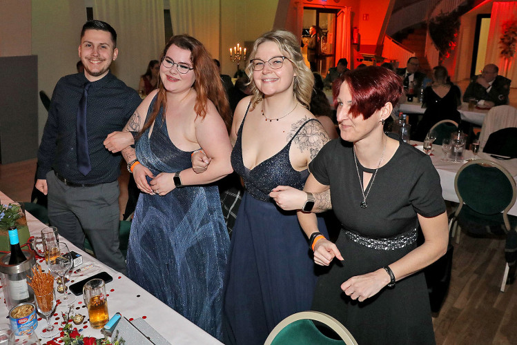 Rauschende Ballnacht in Gifhorn: KURT zeigt Euch die schönsten Fotos vom Frühlingsball im BSK-Saal