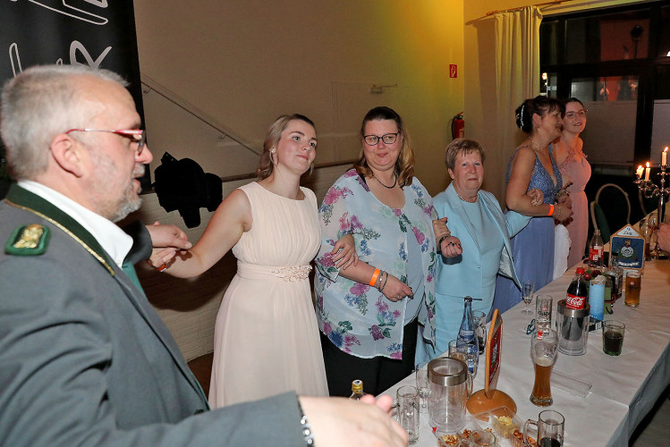 Rauschende Ballnacht in Gifhorn: KURT zeigt Euch die schönsten Fotos vom Frühlingsball im BSK-Saal