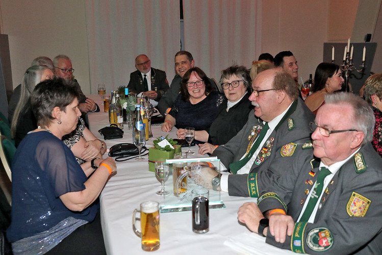 Rauschende Ballnacht in Gifhorn: KURT zeigt Euch die schönsten Fotos vom Frühlingsball im BSK-Saal