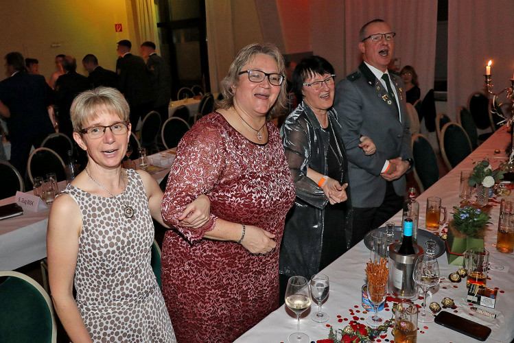 Rauschende Ballnacht in Gifhorn: KURT zeigt Euch die schönsten Fotos vom Frühlingsball im BSK-Saal