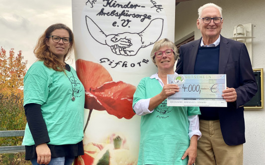 Rekordverdächtige 105 Golferinnen und Golfer bei Charity-Turnier dabei – Golfclub Gifhorn spendet 4000 Euro für Kinderkrebsfürsorge