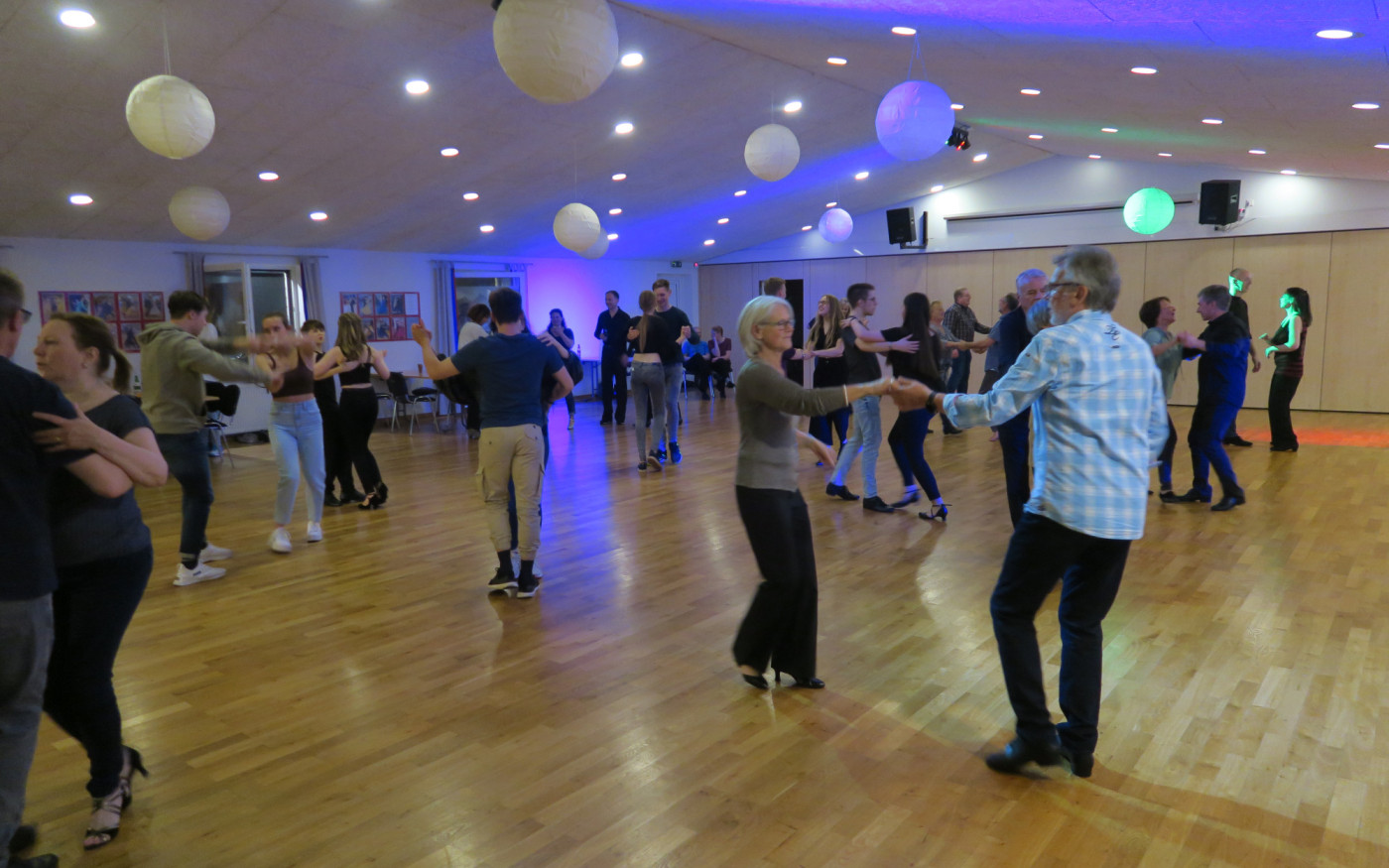 Runter vom Sofa, rauf auf die Tanzfläche: Der TSC Gifhorn veranstaltet monatlich die lockerlässigen Tanzfieber-Abende