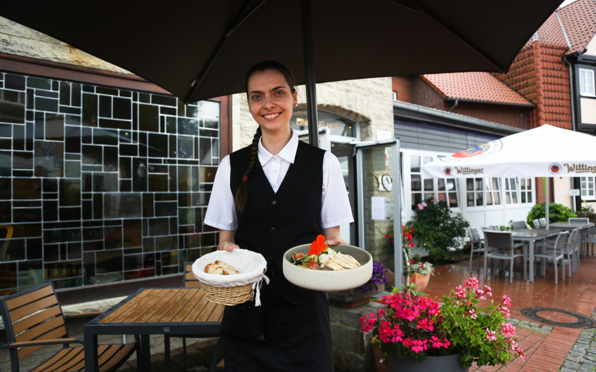 Saftgrüne Sommer-Salate und frische Pfifferlinge: Im Deutschen Haus sind bei hohen Temperaturen die leichten Gerichte beliebt