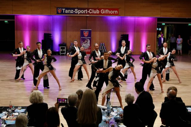 Schillernder Tanz-Abend für 500 Gäste in Gifhorn - Hier sind die schönsten Fotos vom Festival der Breitensportformationen