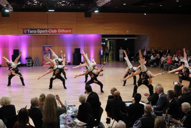 Schillernder Tanz-Abend für 500 Gäste in Gifhorn - Hier sind die schönsten Fotos vom Festival der Breitensportformationen